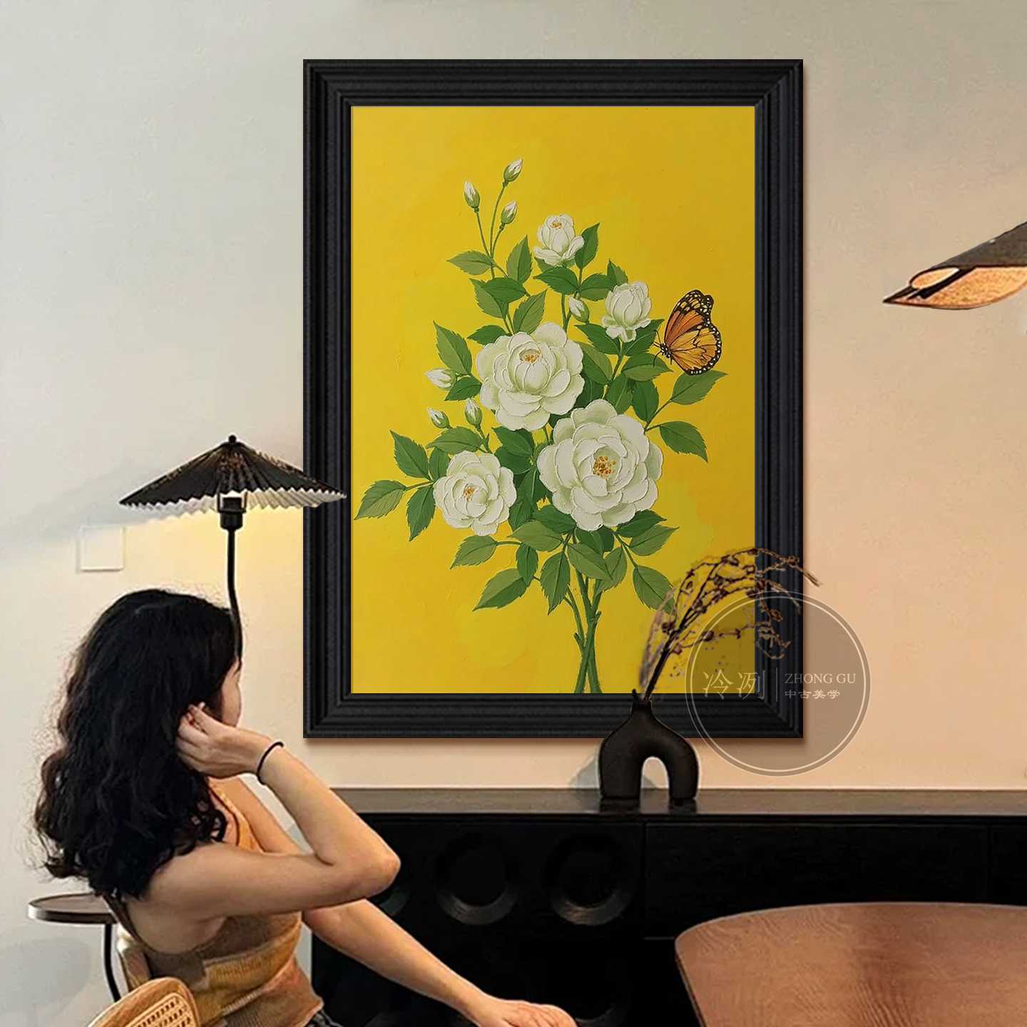 蝶戏白蔷》中古风手绘油画客厅餐厅轻奢花卉挂画酒店玄关柜装饰画图片