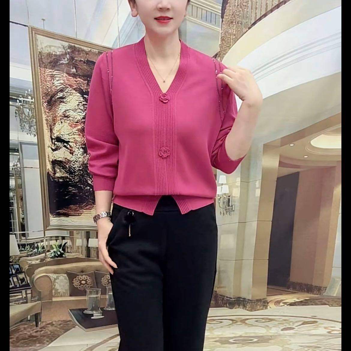 2026年春新款时尚休闲韩版V领玫瑰单排扣纯色冰丝针织衫女毛衣,女装/女士精品,常规大码外套,淘宝优惠券,粉丝福利购,淘宝优惠卷