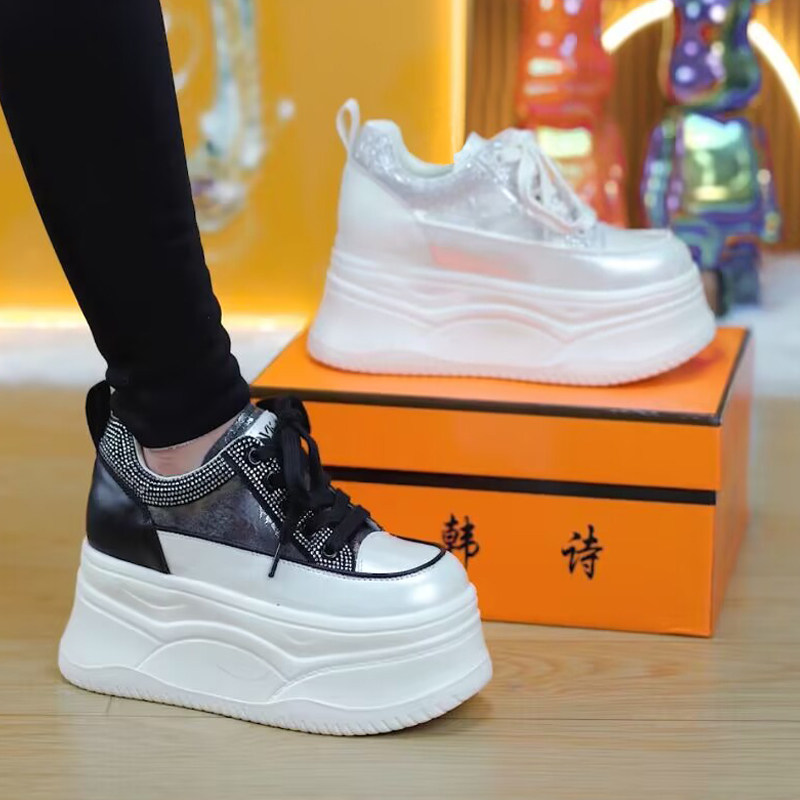 水钻显瘦厚底小白鞋女潮2026春季小个子系带百搭8cm增高休闲板鞋,女鞋,休闲板鞋,淘宝优惠券,粉丝福利购,淘宝优惠卷