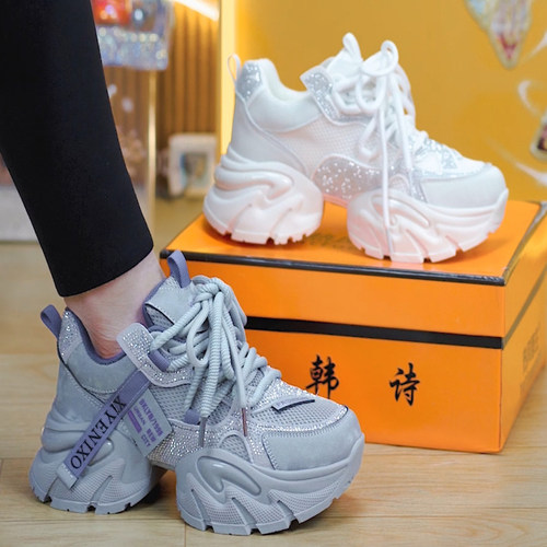 今年流行款显瘦厚底老爹鞋女