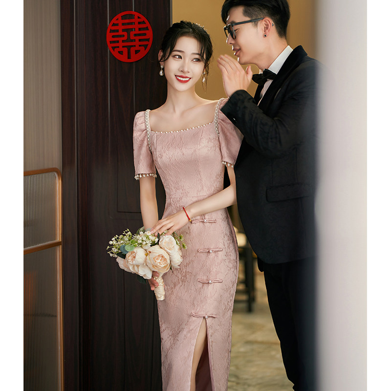 粉色订婚旗袍敬酒服新娘小个子结婚礼服连衣裙新中式高级感改良女属于什么档次？