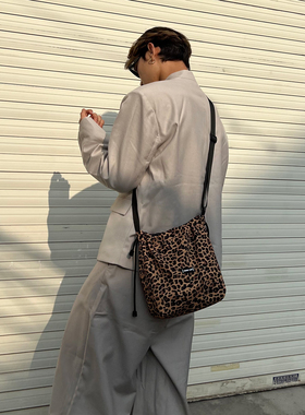 NIN韩系ins复古豹纹时髦感小包休闲通勤托特挎包轻便炸街便捷挎包