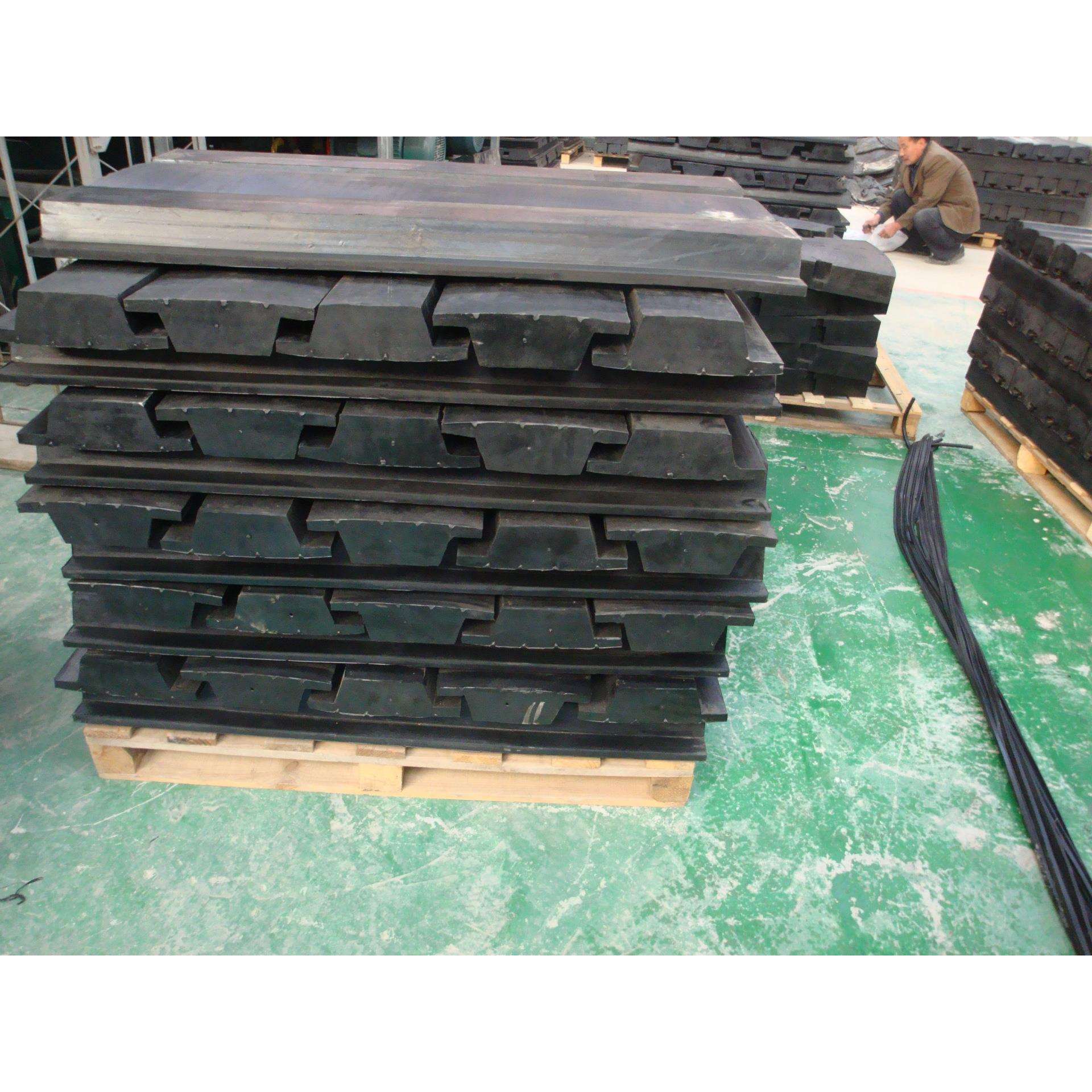 球磨机橡胶衬板，棒磨机橡胶衬板，蒸压釜密封圈各种规格橡胶制品