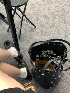 THREE新品网红mona同款时尚爱心钉钉设计水桶大容量单肩斜挎包女