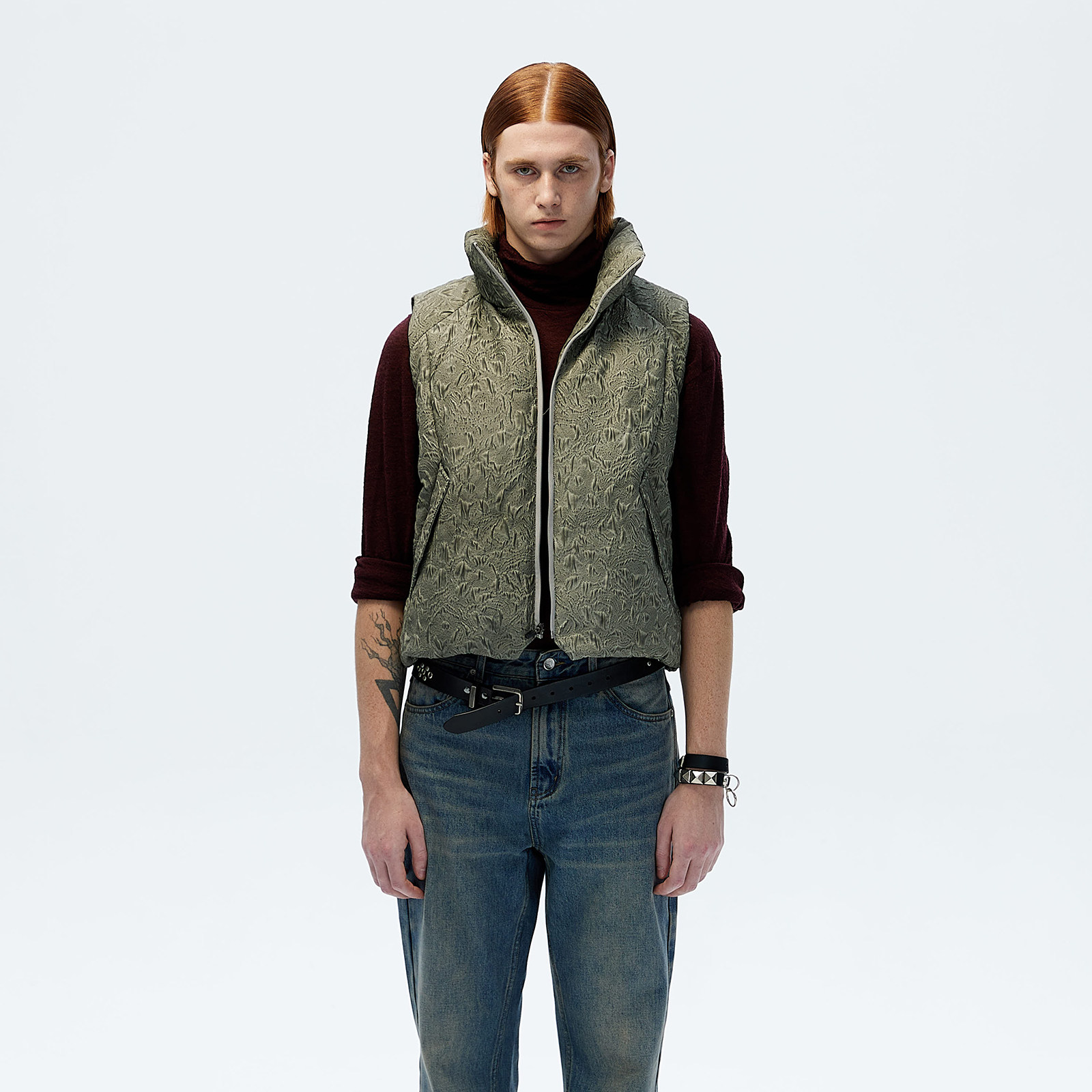 ROARINGWILD 主线系列 灰绿色肌理体块保暖时尚青年潮流羽绒马甲