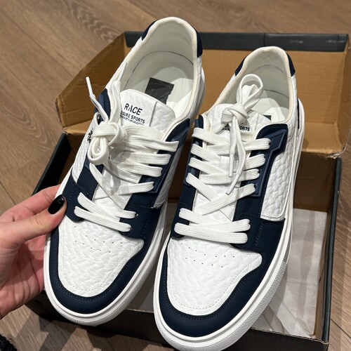 H系学院风时尚百搭系带休闲板鞋