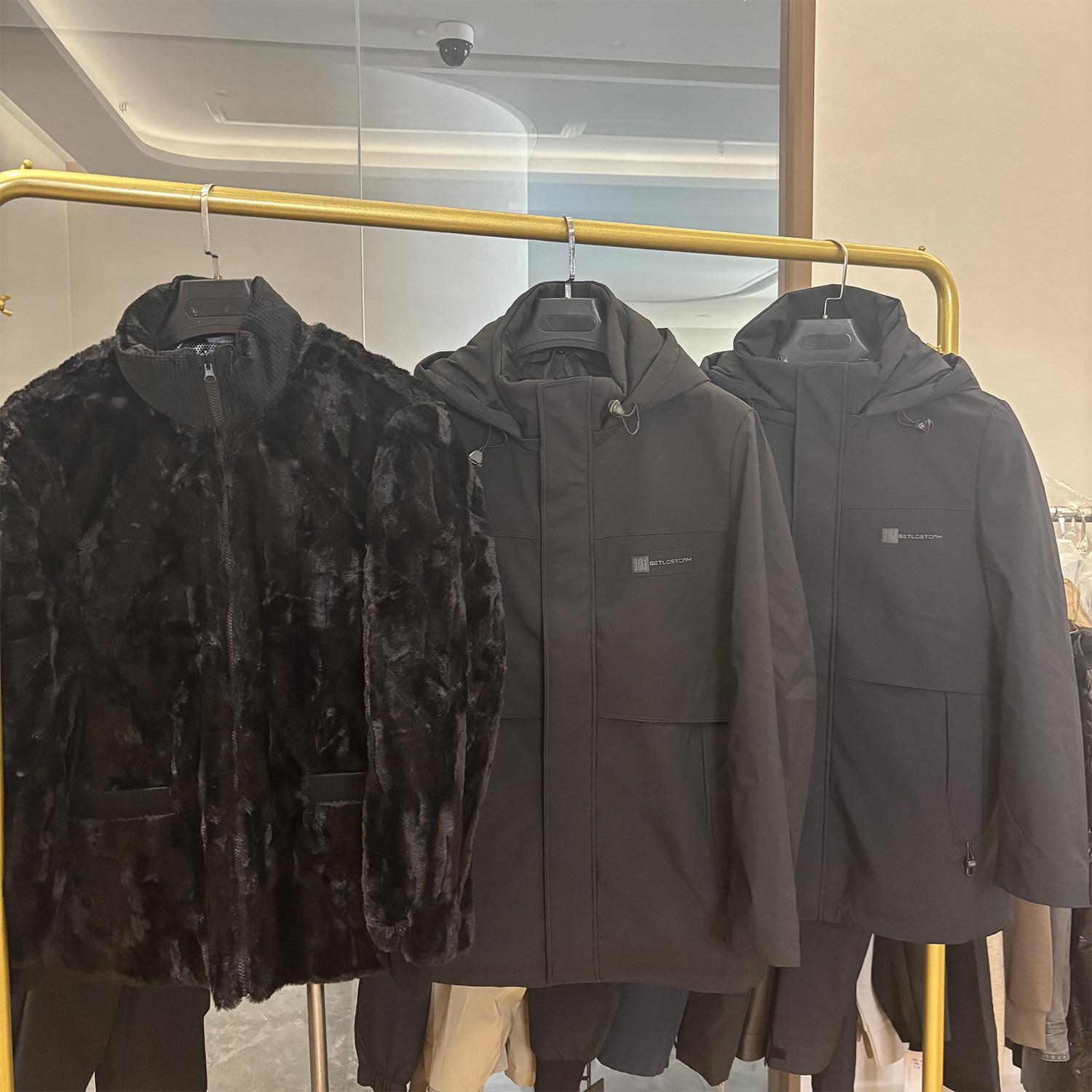 雅家可脱卸鹅绒内胆抗寒羽绒服