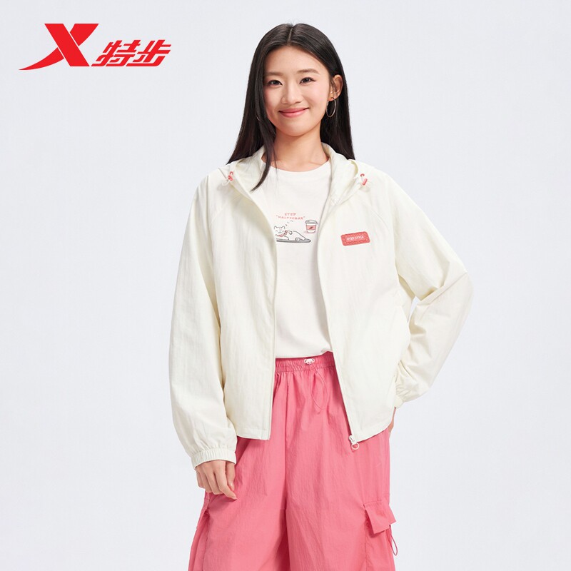 特步风衣女2026年夏季新款女装薄款运动外套休闲上衣974228140142