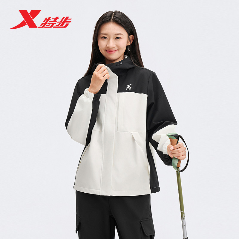特步冲锋风衣女2026年春季新款户外连帽上衣防风外套974128160461图片