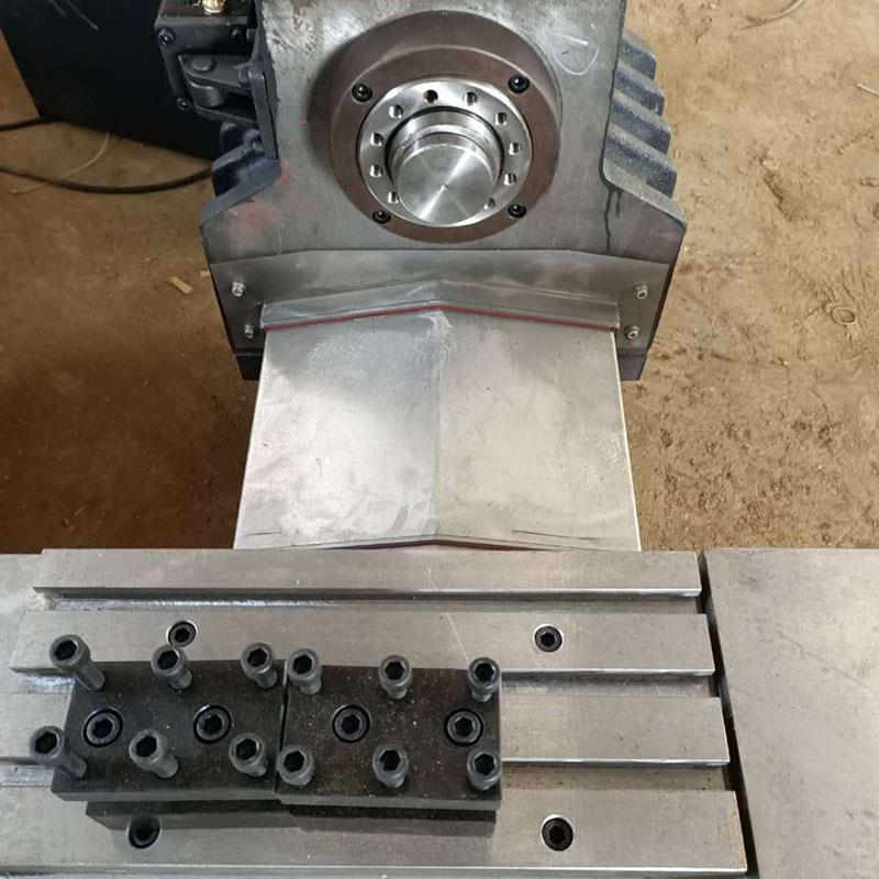 山东厂家0680硬轨数控车床光机精度普通车床不带钣金底座