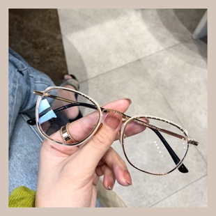 超轻防蓝光近视眼镜女配高度数椭圆显瘦小红书网红素颜复古眼镜框