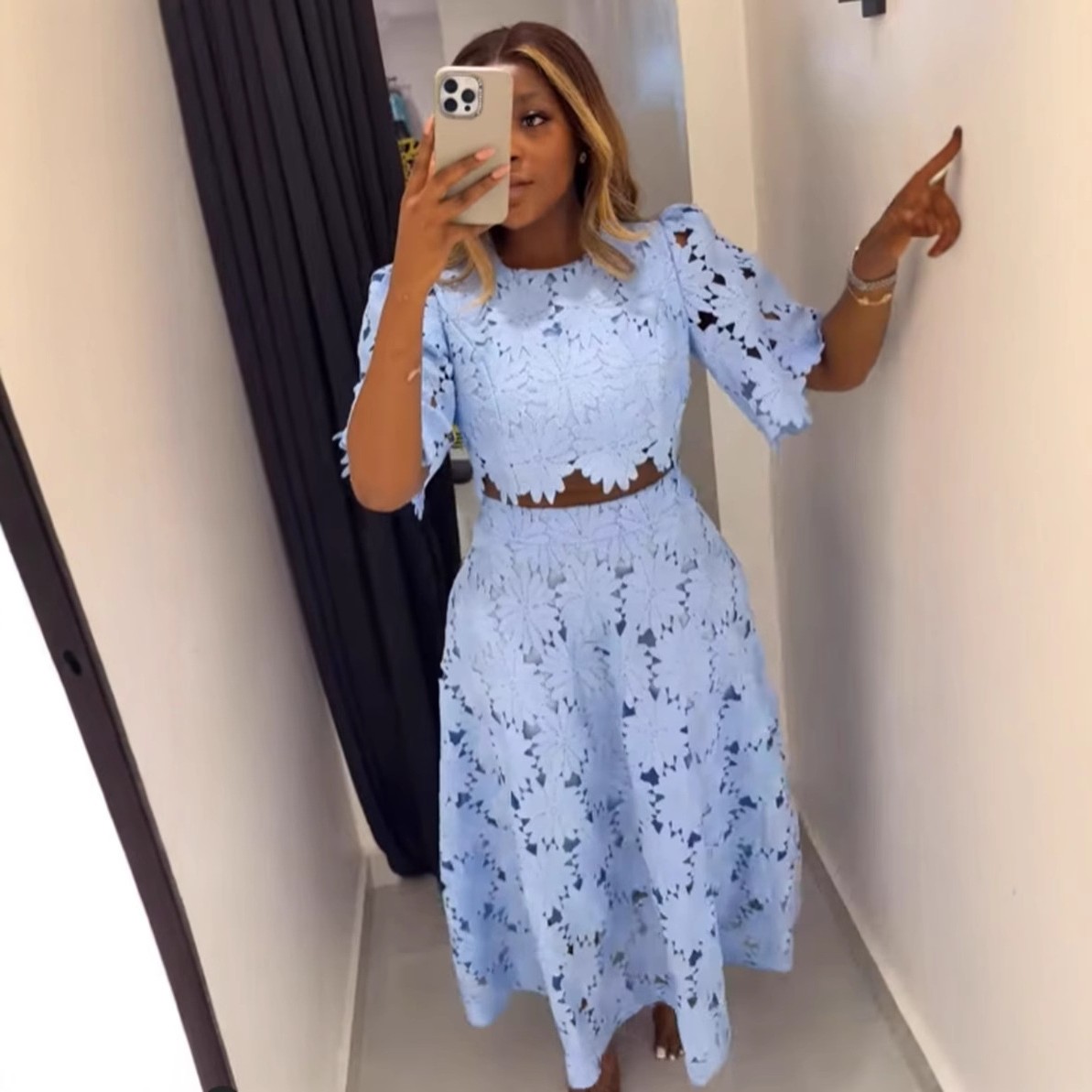 亚马逊欧美跨境女装新品法式设计感镂空上衣时尚休闲套装女两件套