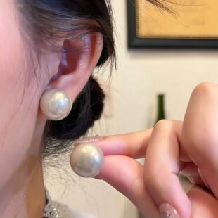 珍珠耳钉女气质轻奢百搭高级感强冷光正圆耳环2026新款爆款潮耳饰