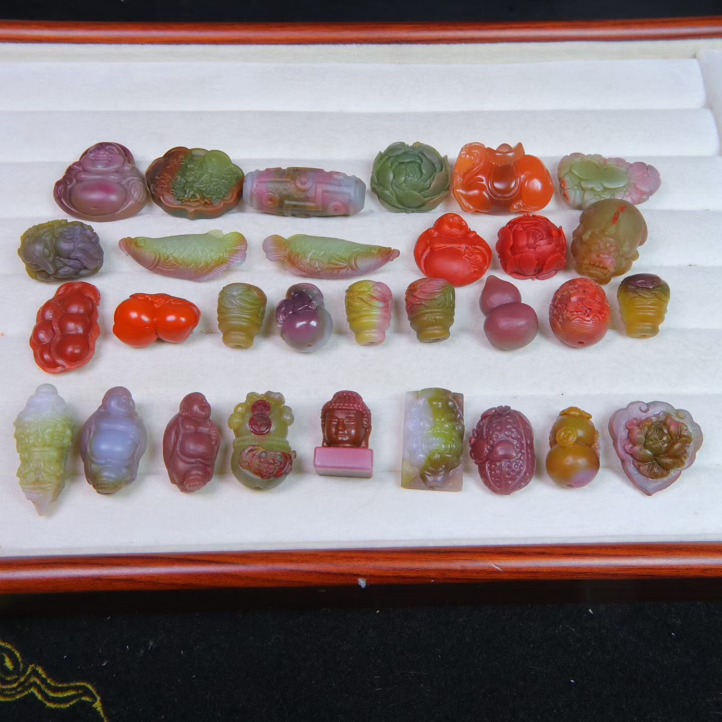 盐源玛瑙牡丹莲花唐马弥勒佛平安扣吊坠小牌子三通配饰珠