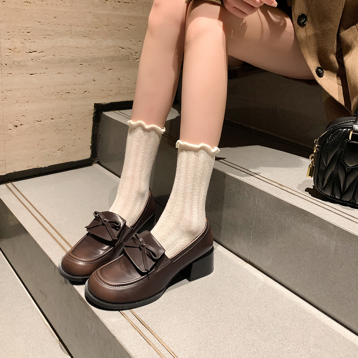 早春羊皮英伦蝴蝶结粗跟乐福鞋