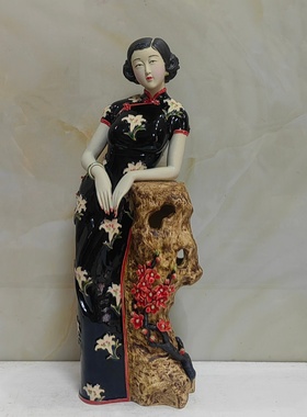 陶瓷古典旗袍仕女梅兰竹菊摆件