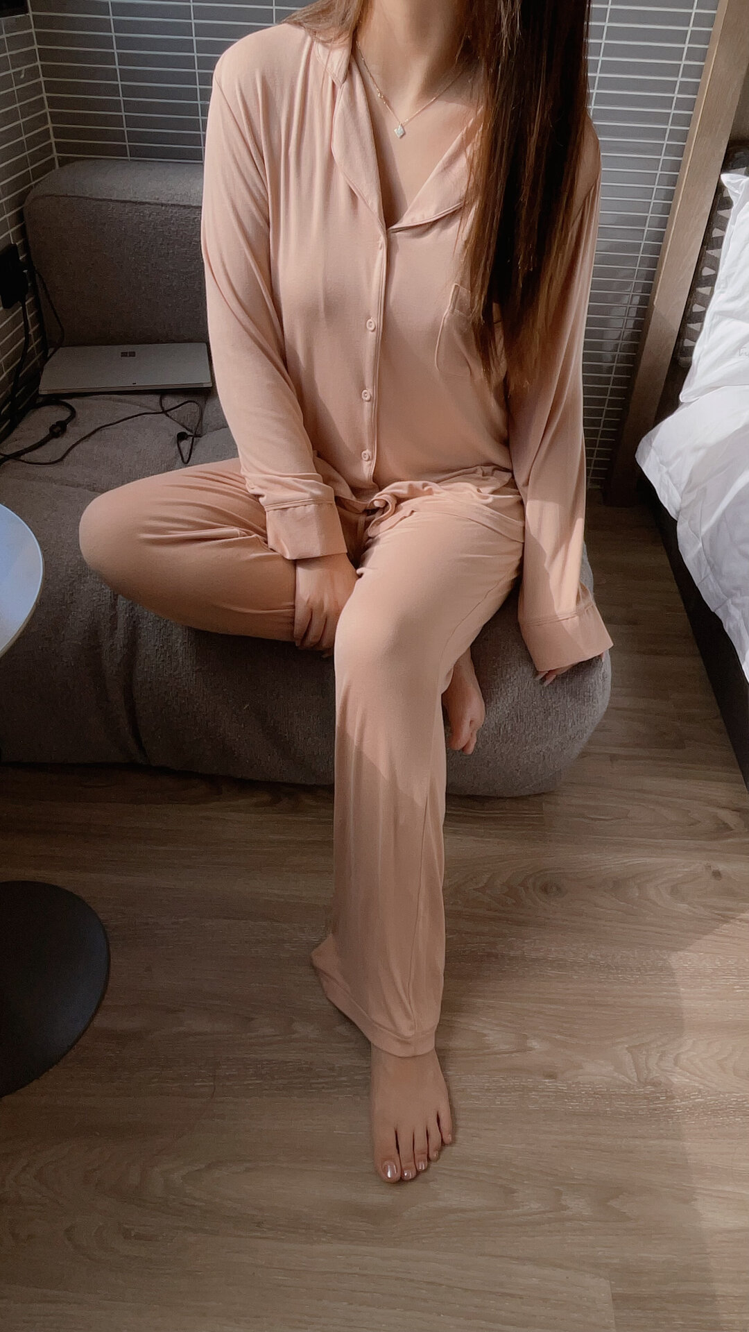 卡戴珊女莫代尔裸感家居服