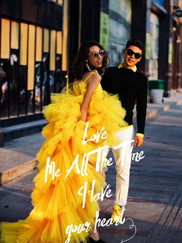 Новая цветная пряжа фото студия тема свадьба мори Мори Пара галстук улица фото фото желтое платье