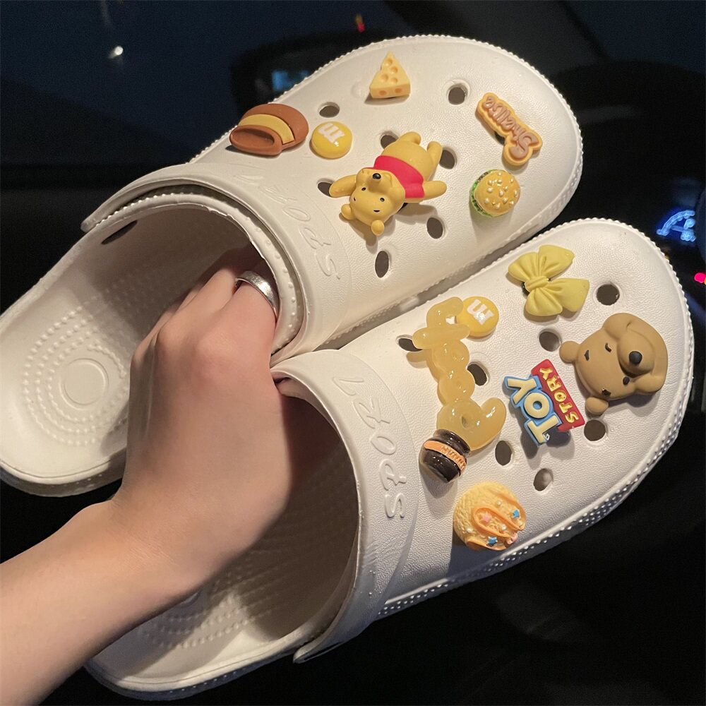 洞洞鞋配饰卡通维尼熊鞋扣
