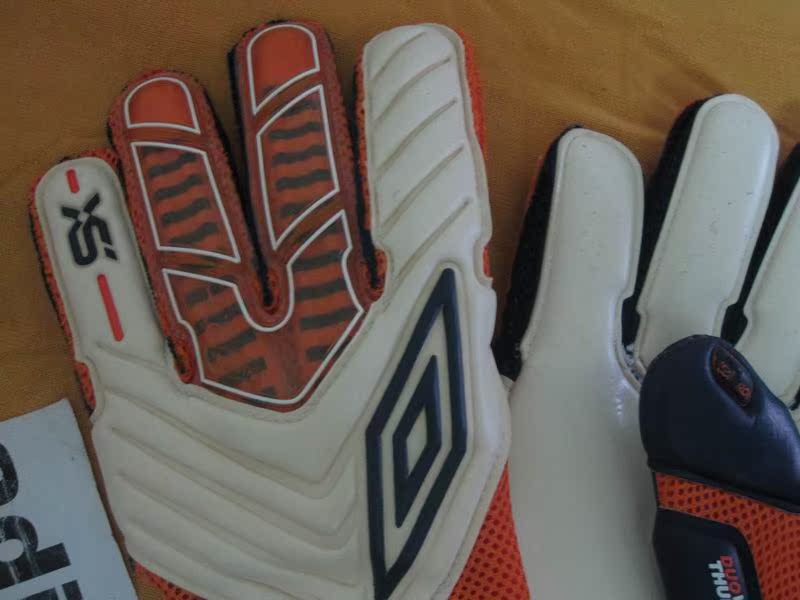 Gants de football UMBRO   - Ref 2590366 Image 2