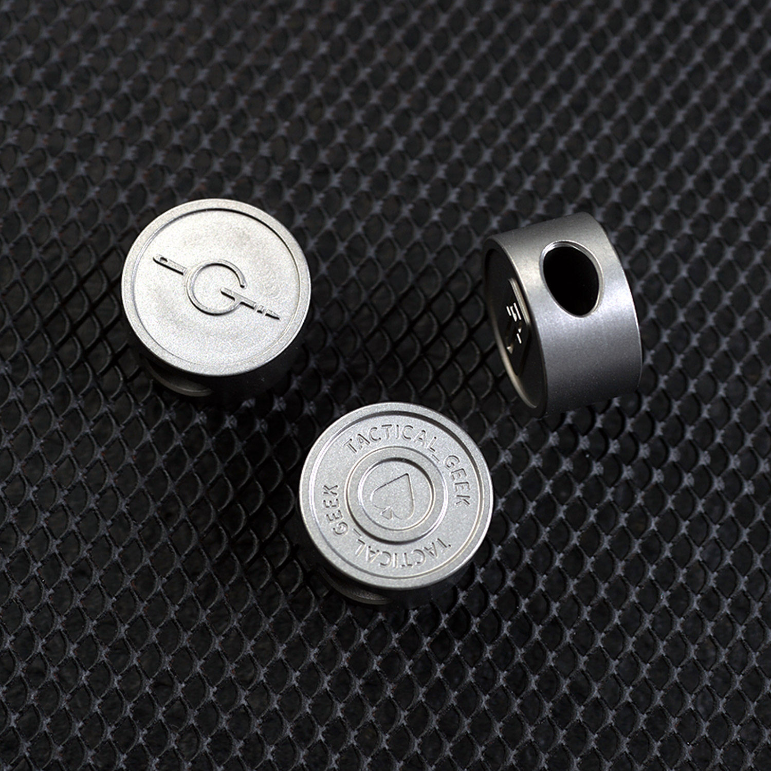 钛合金材质 CNC精加工 个性图案