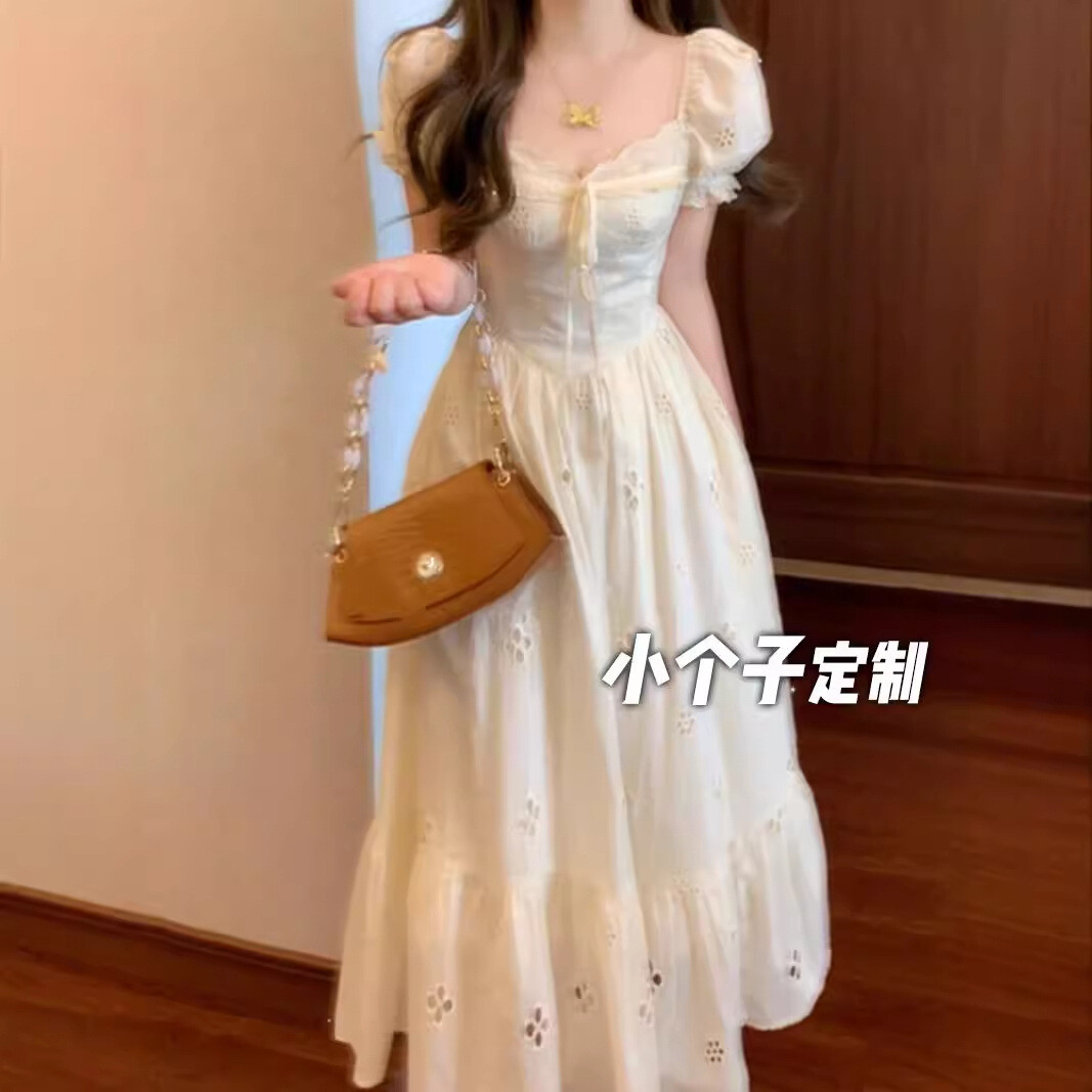 150小矮个子法式镂空泡泡袖方领连衣裙女夏季温柔风收腰a字中长裙