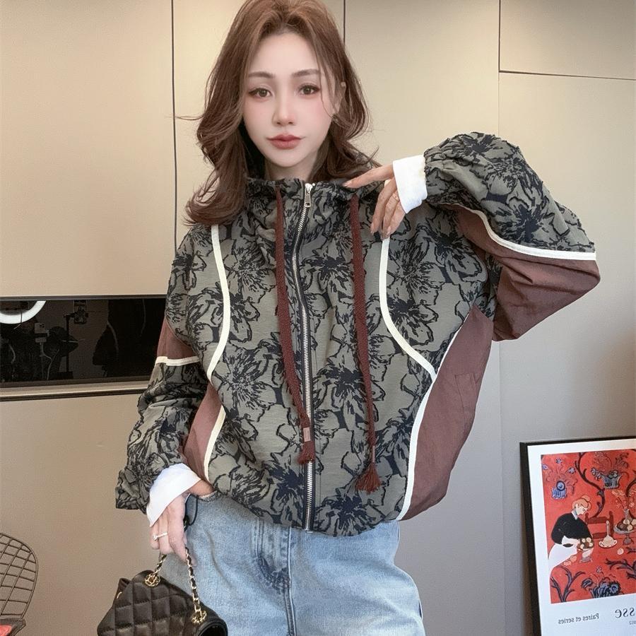 休闲连帽短款外套女春秋2025新款洋气减龄百搭个性棒球服夹克上衣