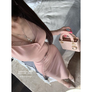 休闲女连衣裙 原创气质通勤收腰V领包臀中长款 杜总家 温柔自知感