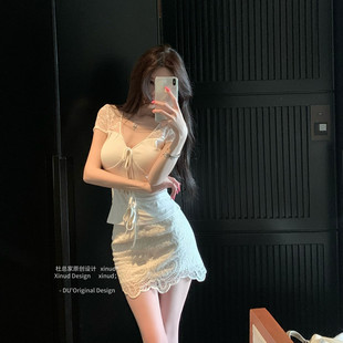 女 原创韩系气质绑带蕾丝收腰优雅纯欲v领短袖 杜总家 玫瑰解风情