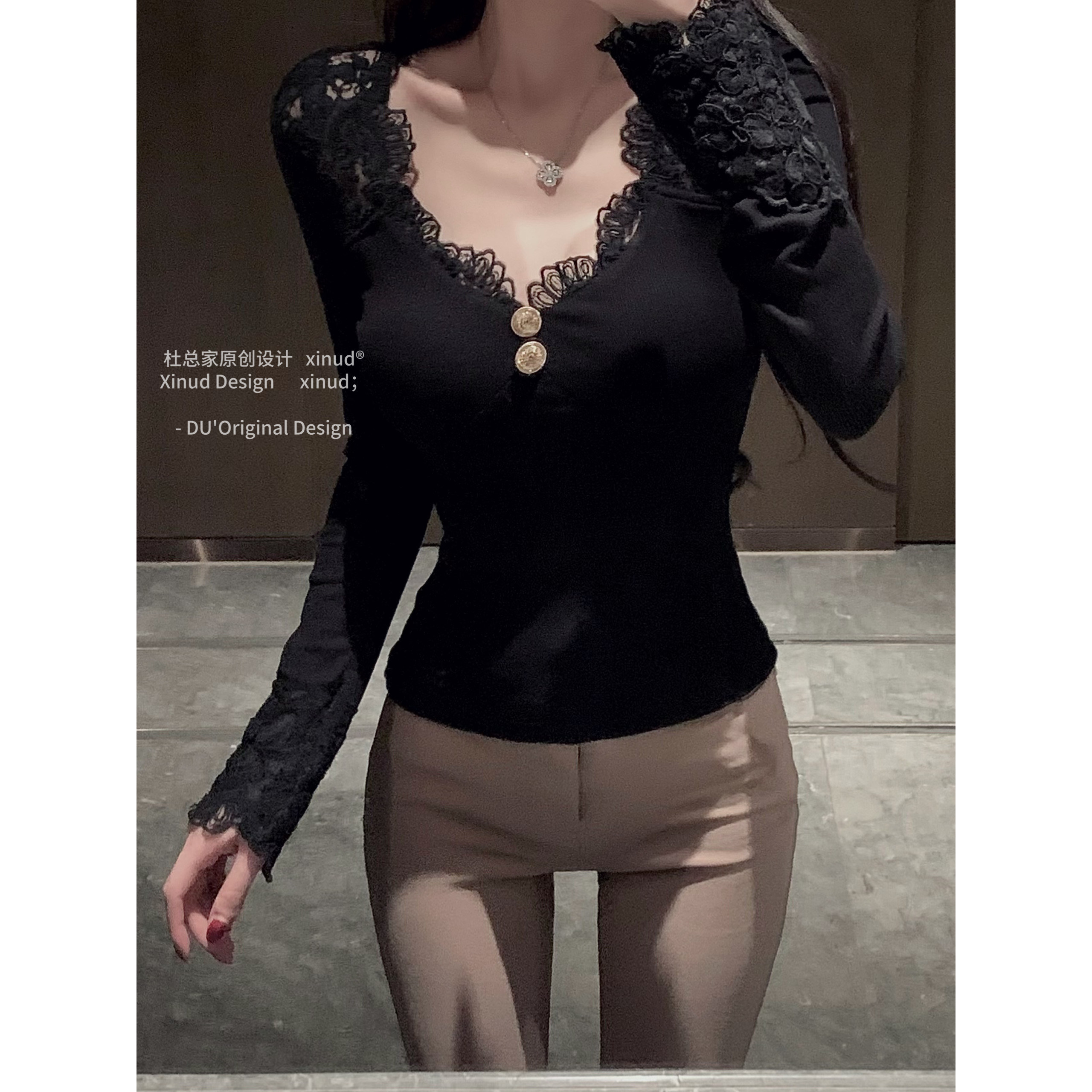 杜总家 暗香维也纳*原创蕾丝拼接V领简约长袖时髦百搭舒适女上衣