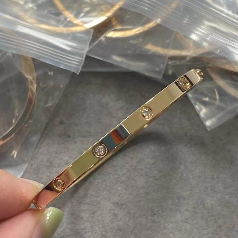 HIGH-QUALITY 18K ROSE GOLD PLATED SCREWS LOVE NAIL BRACELET LIGHT LUXURY NICHE EXQUISITE KOREAN BRACELET FOR FRIENDS
