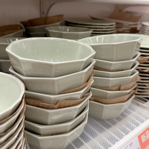 斯特里米格石瓷淡灰绿色餐具