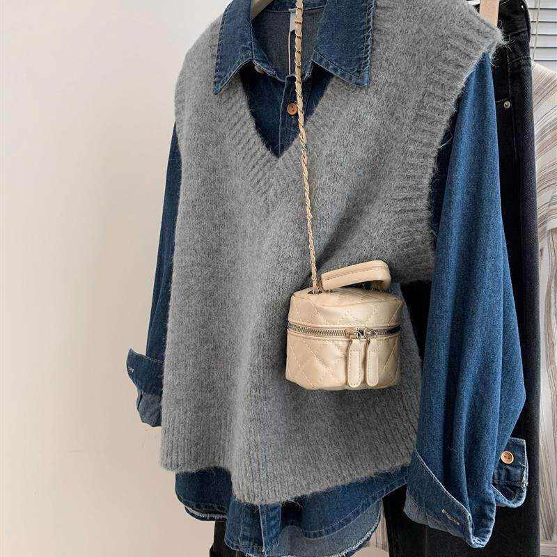 灰色日系v领针织马甲女士早秋穿搭2026新款毛衣背心叠穿洋气坎肩