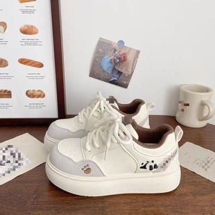 爆款厚底小白鞋女2026新款秋季鞋子配阔腿裤面包鞋百搭休闲运动鞋