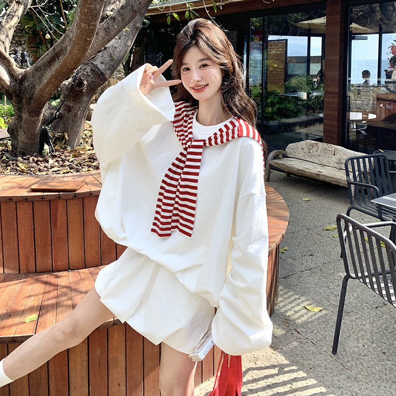 罗芬 故事面料女装官方实拍条纹披肩休闲运动卫衣短裤套装2025秋,女装/女士精品,时尚套装,淘宝优惠券,粉丝福利购,淘宝优惠卷