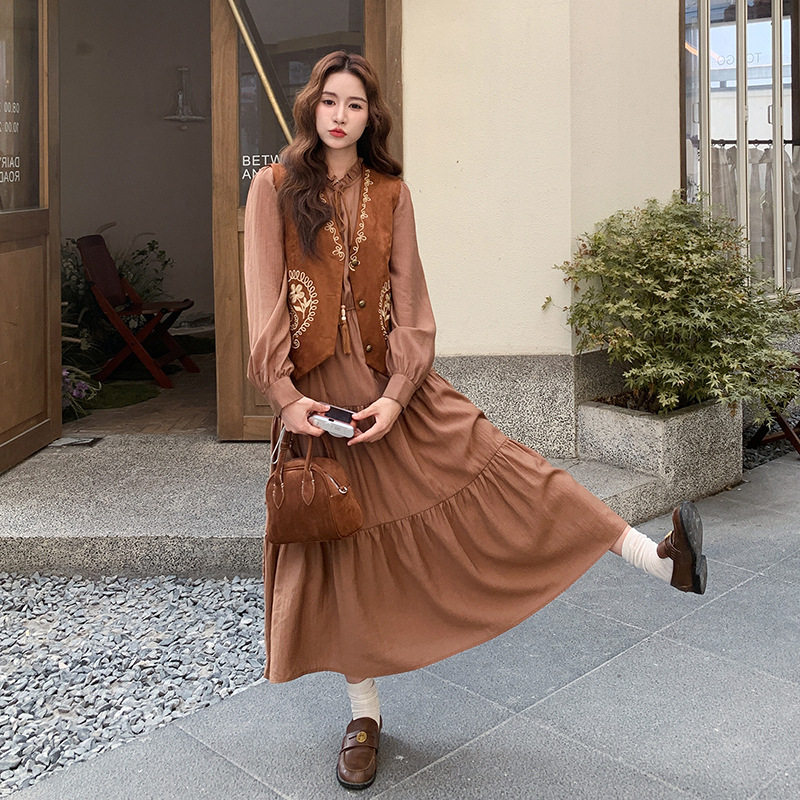 罗芬 故事面料女装官方实拍咖色民族风马甲连衣裙套装2025秋轻熟,女装/女士精品,时尚套装,淘宝优惠券,粉丝福利购,淘宝优惠卷