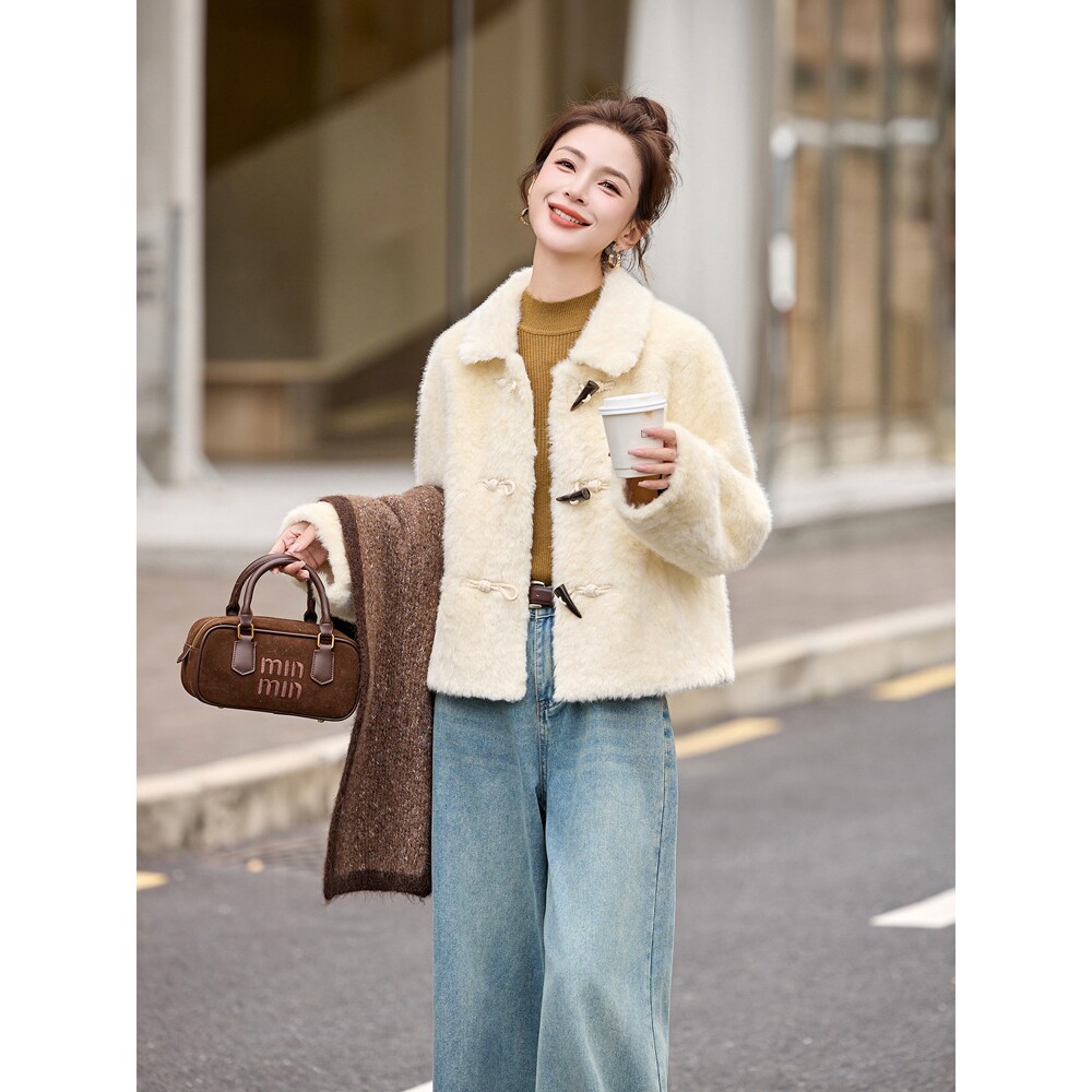 罗芬 故事面料女装官方毛绒绒外套女2025秋冬新款牛角扣保暖宽松