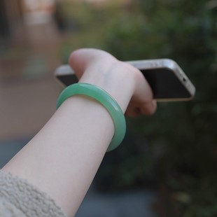 2026天然东陵玉手镯绿色清透年轻款细圆条手镯女士冰透送妈妈假一