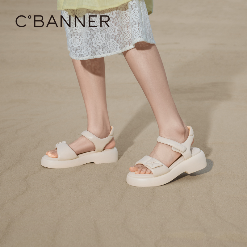 千百度面包休闲一字带凉鞋