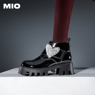 MIO米奥靴子冬季 靴保暖女靴 圆头高跟短筒靴爱心钻饰潮酷厚底时装