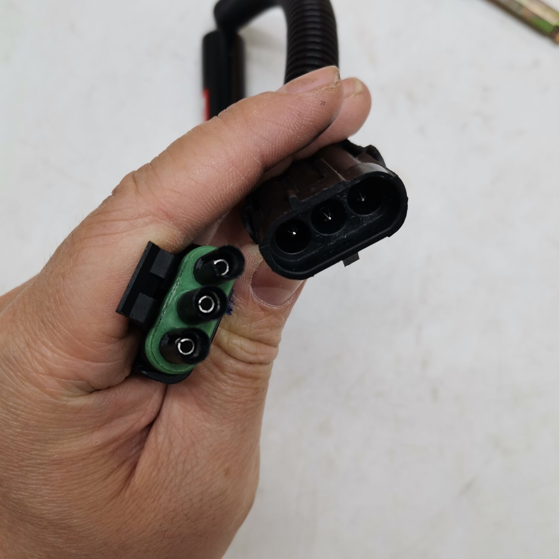 挖掘机柳工922龙工210徐工150现代215-7熄火开关电磁阀断油保护器