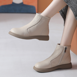 短靴女春秋款2024新款软底真皮秋季平底单靴配裙子大码靴子41到43