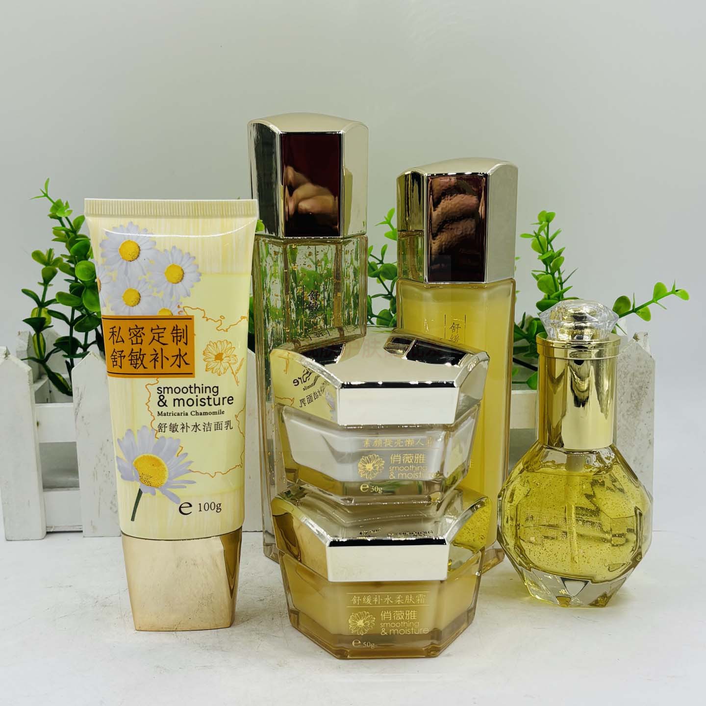 俏薇雅洋甘菊舒缓补水提亮套装