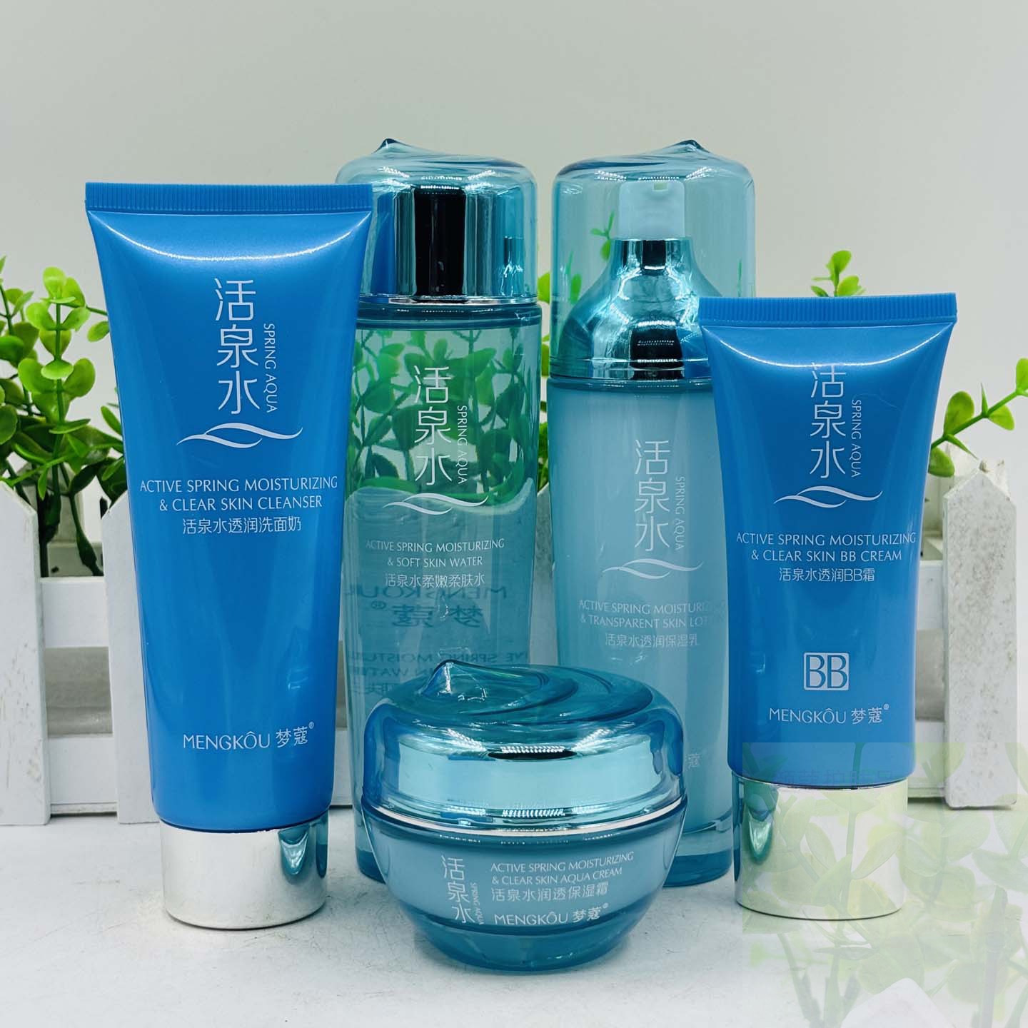 梦蔻活泉水保湿护肤品套装图片