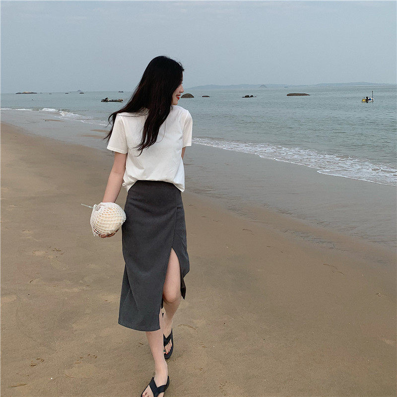 Real price 2021 new casual short sleeve versatile white T-shirt + solid split buttock skirt