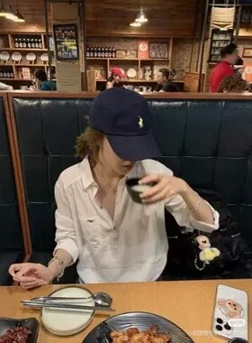 hor2026秋季新款女装白色女宽松衬衫打底衫 休闲款 简约大气
