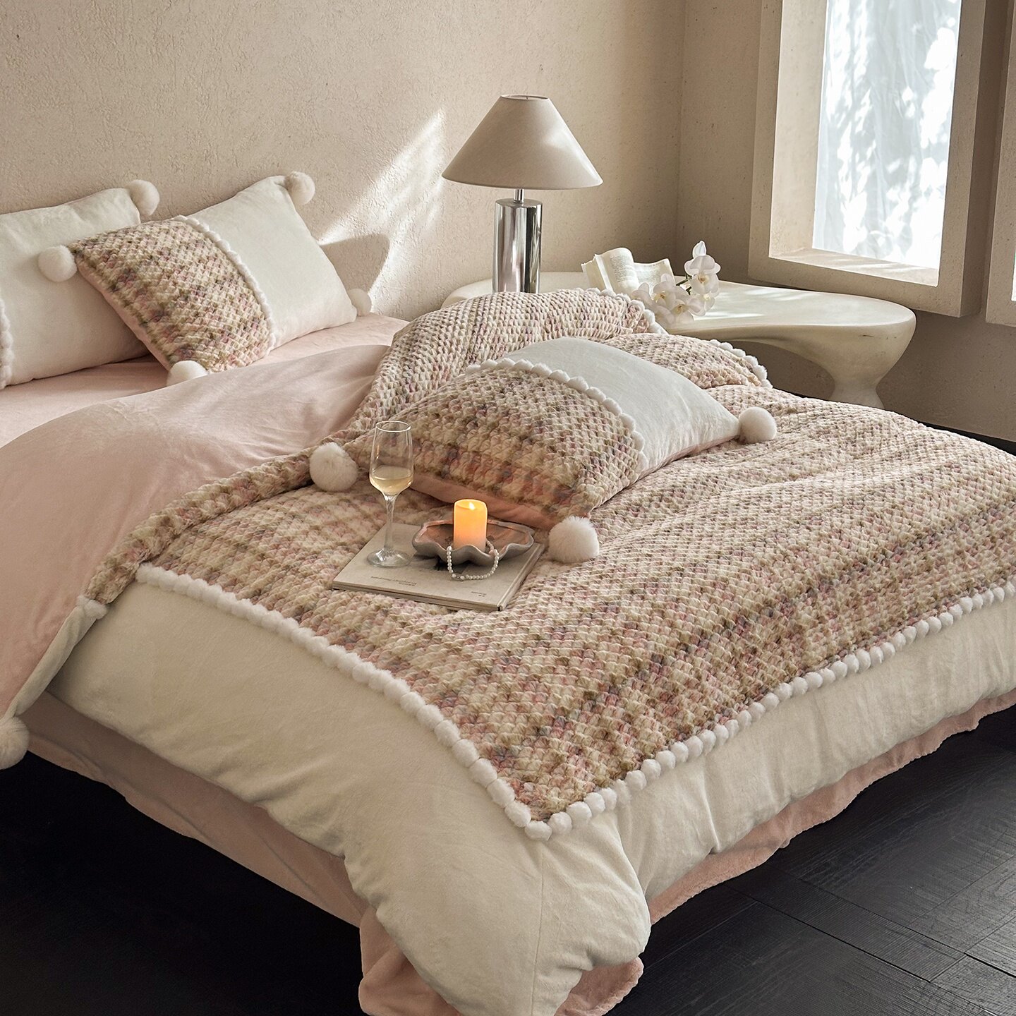 2025新款轻奢法式全消光牛奶绒四件套软糯无静电亲肤透气保暖床品