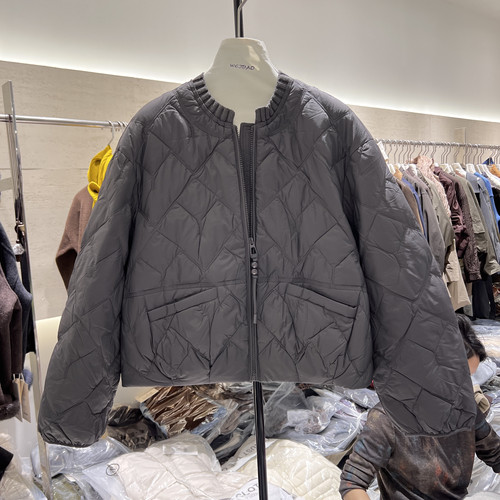 针织圆领拼接羽绒服女2026冬季新款菱形格轻薄白鸭绒外套