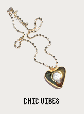 ChicVibes 复古宫廷风爱心项链