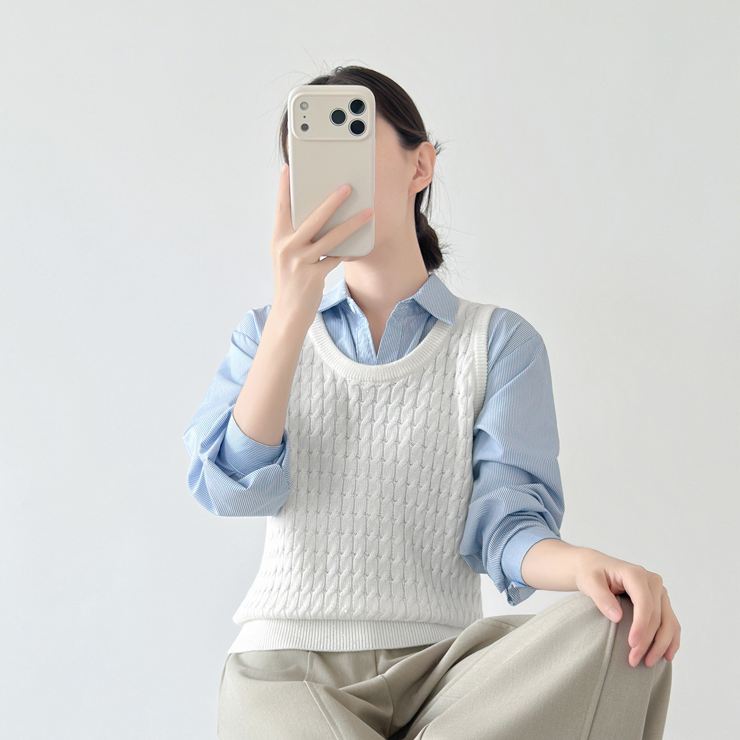韩系圆领麻花针织马甲女秋季宽松显瘦叠穿无袖白色毛衣背心上衣